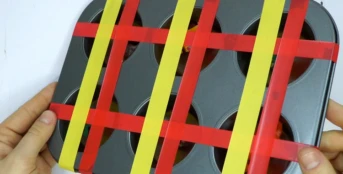 Учимся работать с ножницами: Режем ленту — спасаем игрушки