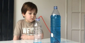 Эксперименты с водой и пластиковыми бутылками