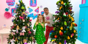 52 серия. Nastya and dad are participating in the competition for the best Christmas tree
