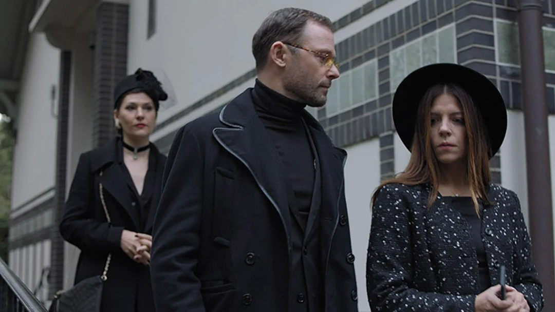 Сериал Сжигая за собой мосты