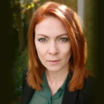 Анджела Холмс
